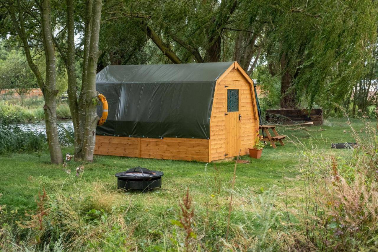 Rum Bridge "Patsy'S" Family Glamping Pod Hotel Clare Exterior photo